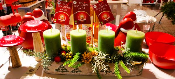 Adventsgesteck, länglich, 4 grüne Stumpenkerzen