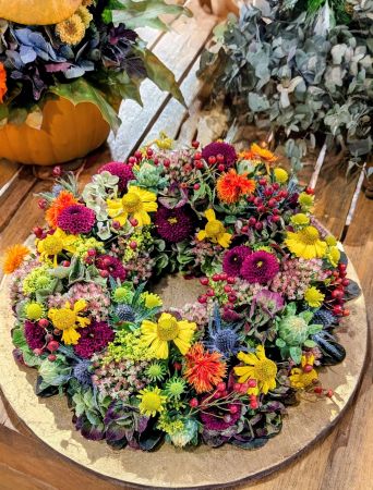 herbstlicher Blütenkranz
