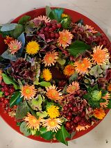 Blütenkranz mit Hortensie u. Strohblumen