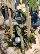 Adventskranz mit Federn, Stabkerzen